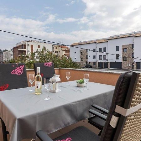 Apartment Dubravka Near The Sandy Beach Medulin Dış mekan fotoğraf