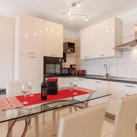 Apartment Dubravka Near The Sandy Beach Medulin Dış mekan fotoğraf