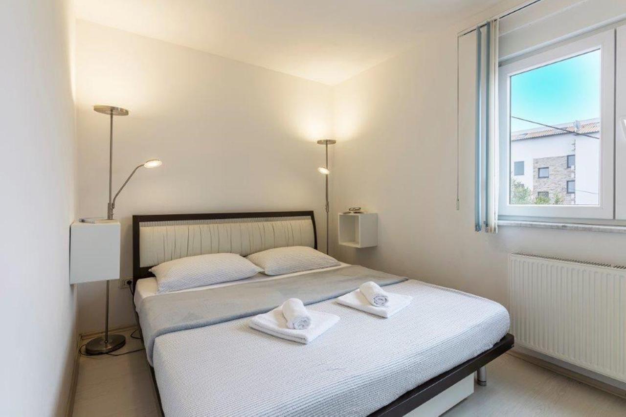 Apartment Dubravka Near The Sandy Beach Medulin Dış mekan fotoğraf